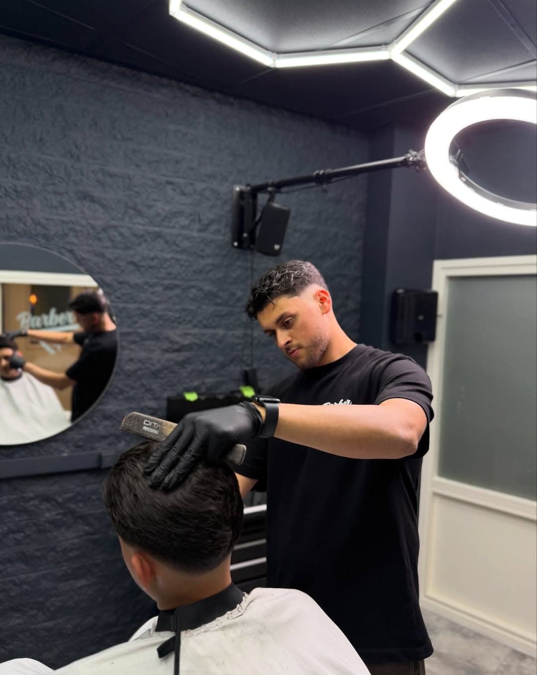 Barber Yous Interior